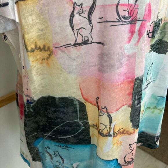 VTG Cat print watercolor Vneck top w/ delicate bling flutter sleeves 🐱 - Picture 8 of 15